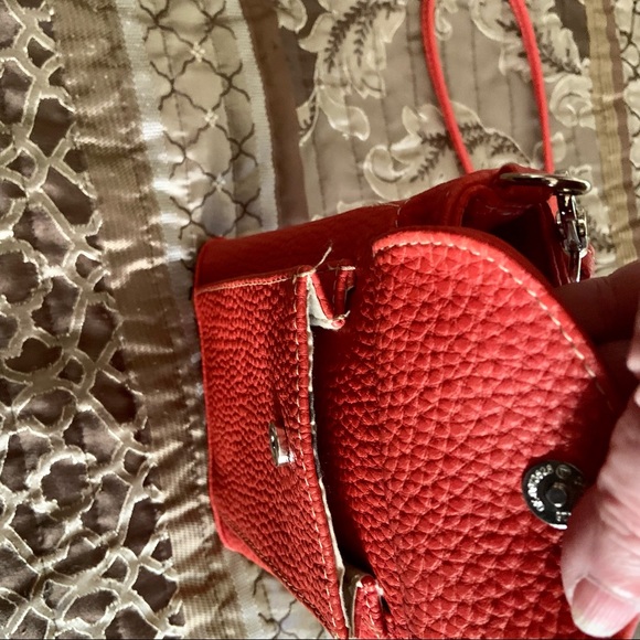 Small Shoulder Purse with exquisite detailing - Picture 3 of 11